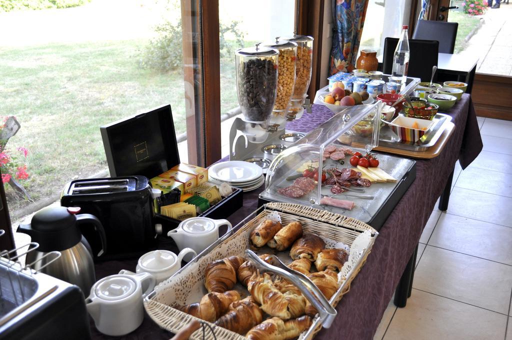 Hotel Restaurant Le Relais De Pouilly Екстер'єр фото