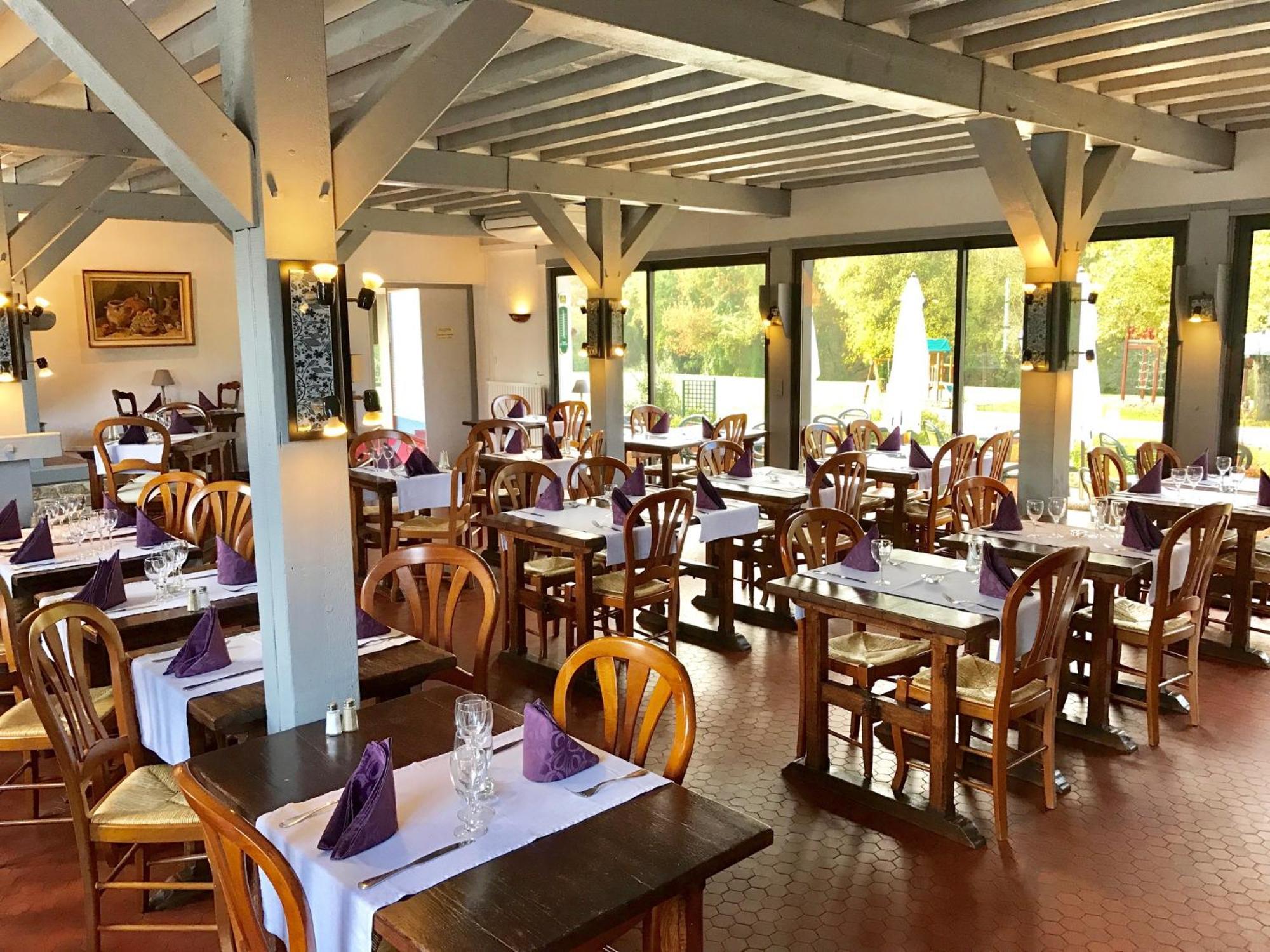Hotel Restaurant Le Relais De Pouilly Екстер'єр фото