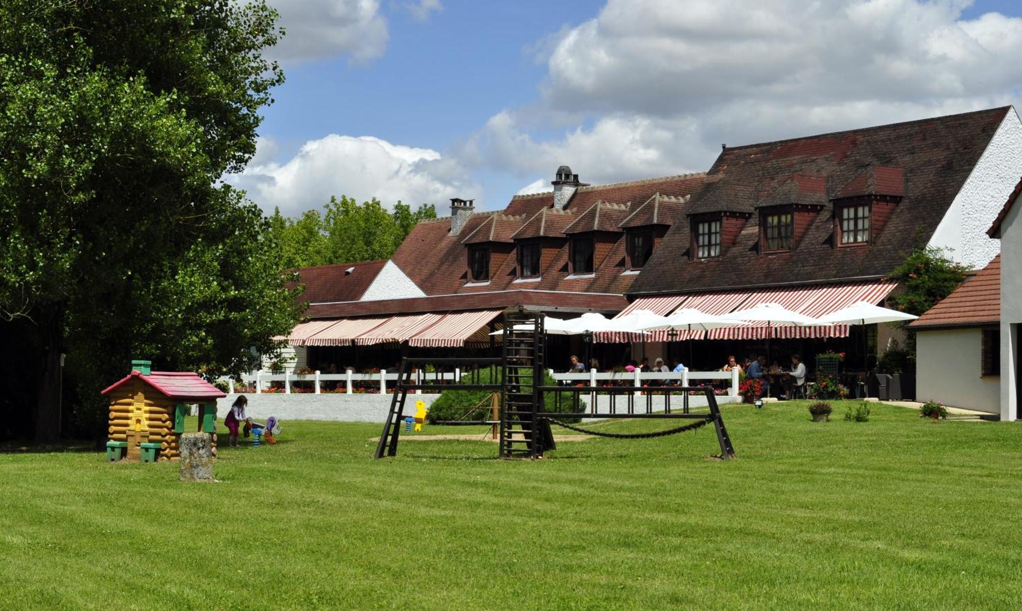 Hotel Restaurant Le Relais De Pouilly Екстер'єр фото
