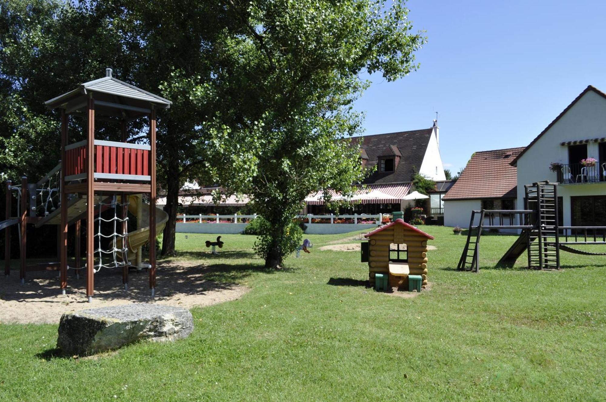 Hotel Restaurant Le Relais De Pouilly Екстер'єр фото