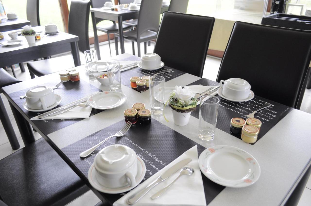 Hotel Restaurant Le Relais De Pouilly Екстер'єр фото